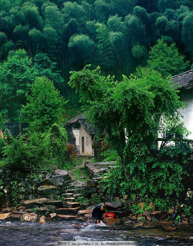 开福区:抢抓晴好天气 抢修受损路面 守护脚下平安